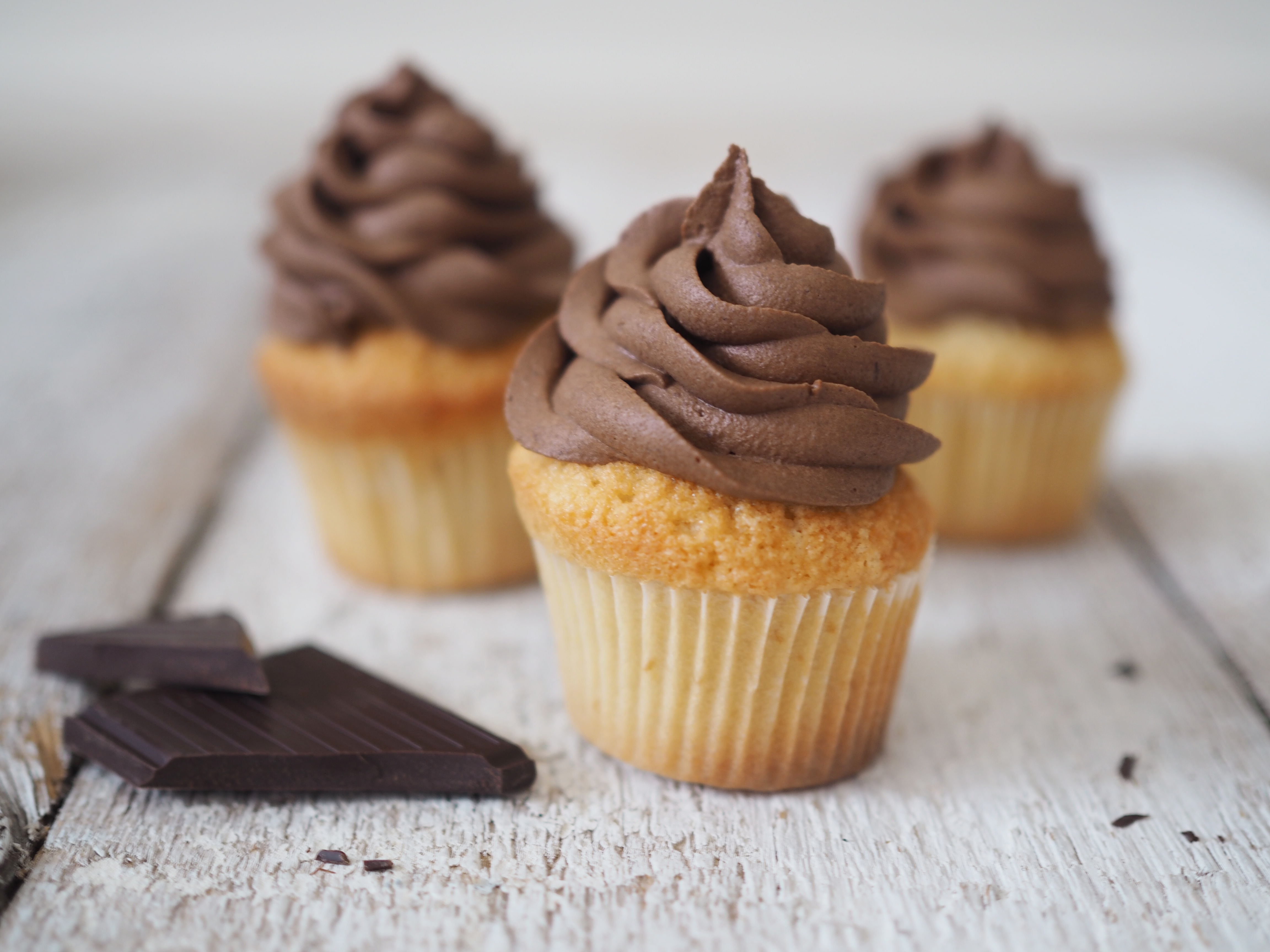 Vanilkové cupcakes s čokoládovým krémem