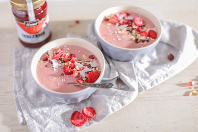 Jahodová smoothie bowl